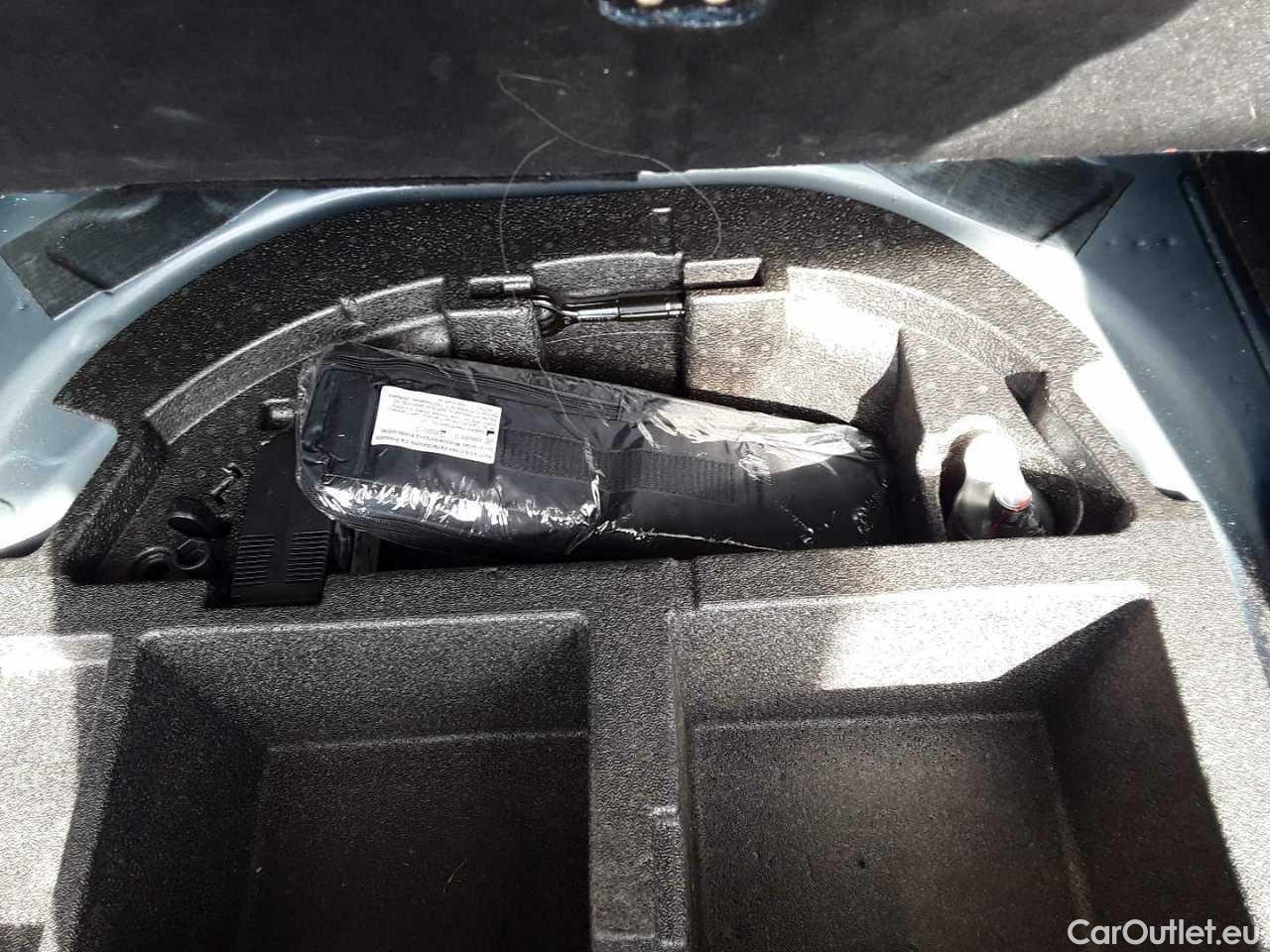 Skoda  Superb Combi 2.0 TDI DSG Style Automatic Diesel  85 #17