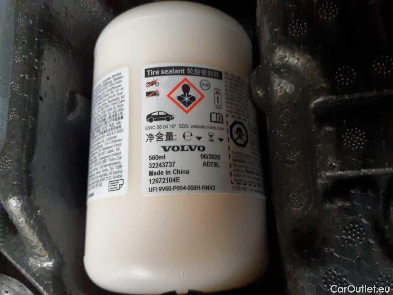 Volvo  XC60 T6 AWD Recharge Geartronic R-Design Automatic Petrol/Electric  102 #17