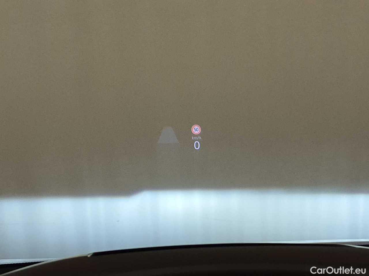 Volkswagen  Golf  Variant 2.0 TDI SCR Life Manual Diesel  97 #26