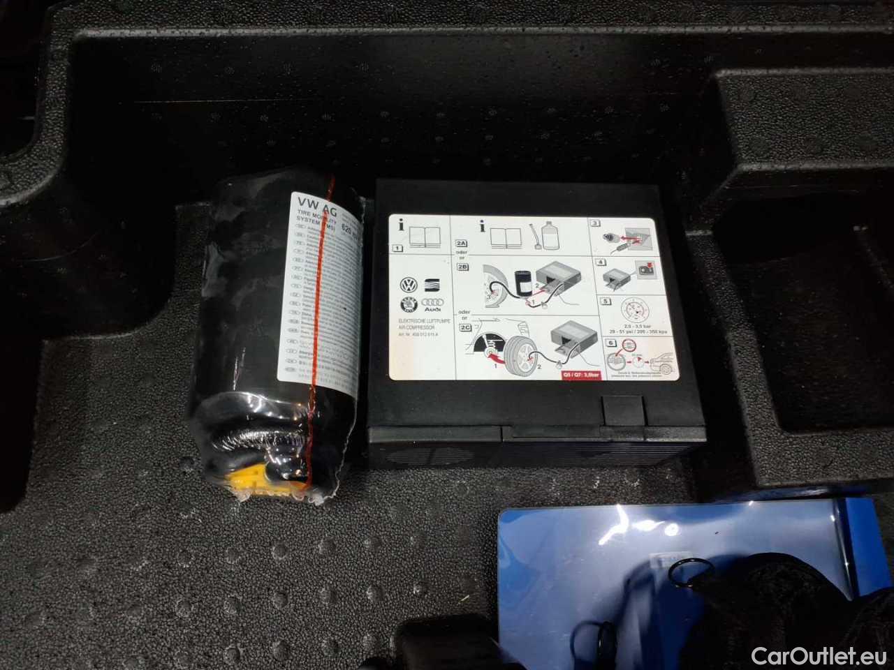 Audi  Q5 40 TDI quattro S tronic Automatic Diesel/Electric  105 #22