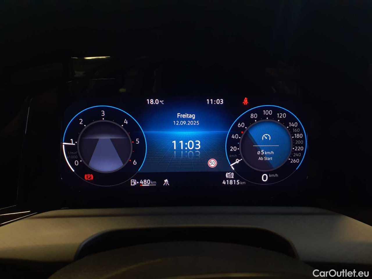 Volkswagen  Golf  Variant 2.0 TDI SCR Life Manual Diesel  97 #8