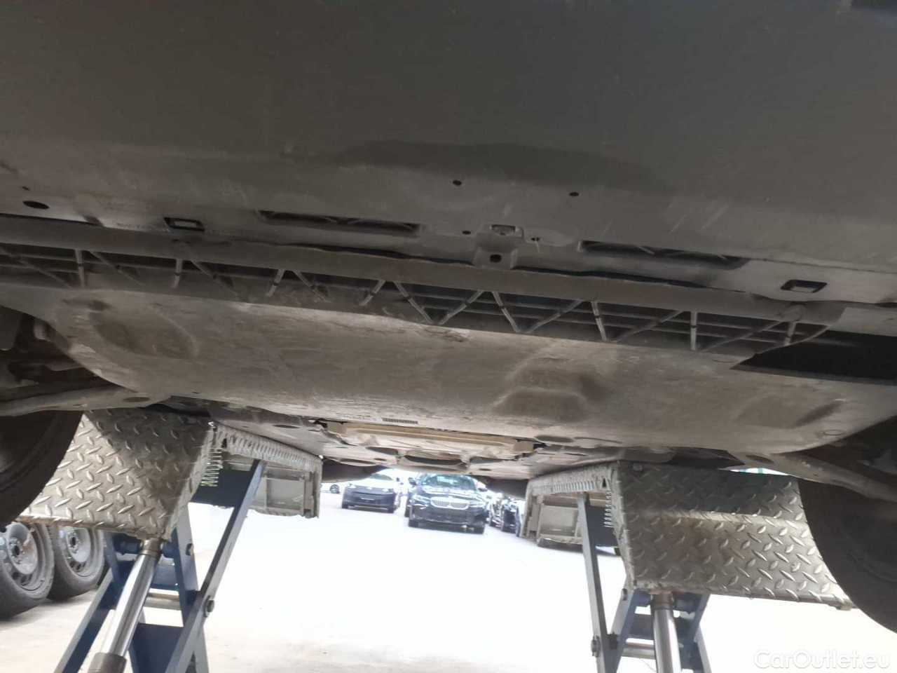 Volkswagen  Golf  Variant 2.0 TDI SCR DSG Life Automatic Diesel  96 #24