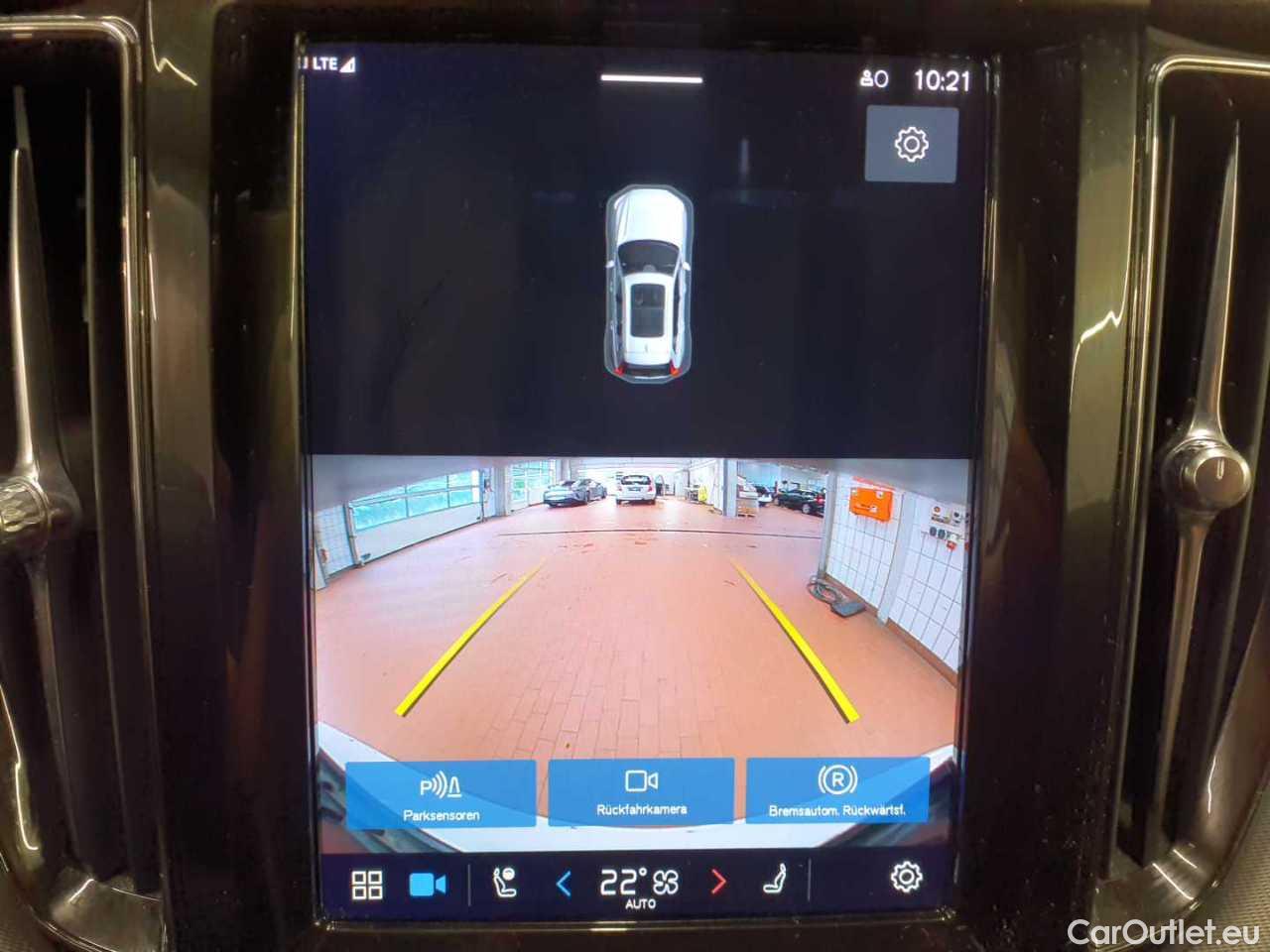 Volvo  XC60 T6 AWD Recharge Geartronic R-Design Automatic Petrol/Electric  102 #25