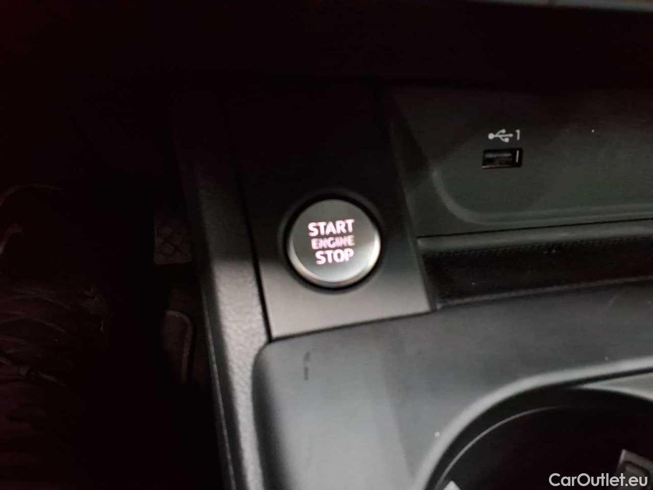 Audi  A4 Avant 30 TDI S tronic Automatic Diesel/Electric  88 #16