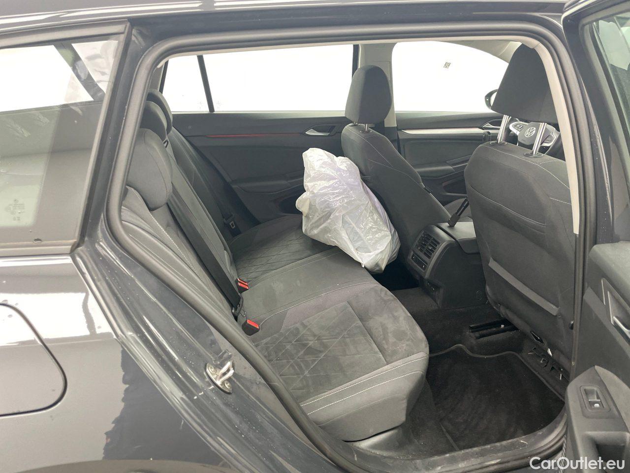 Volkswagen  Golf  Variant 2.0 TDI SCR DSG Life Automatic Diesel  96 #9