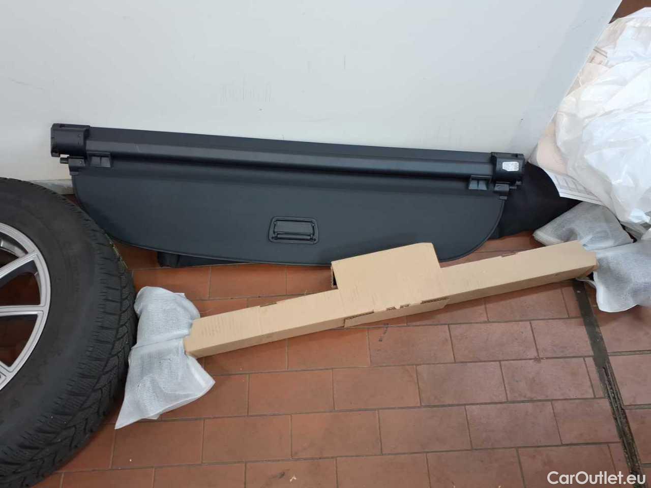 Audi  Q5 40 TDI quattro S tronic Automatic Diesel/Electric  105 #25