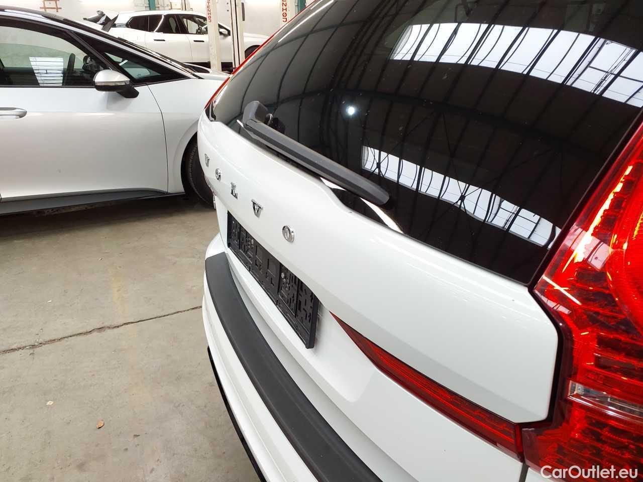 Volvo  XC60 B4 D AWD Geartronic RDesign Automatic Diesel/Electric  100 #38