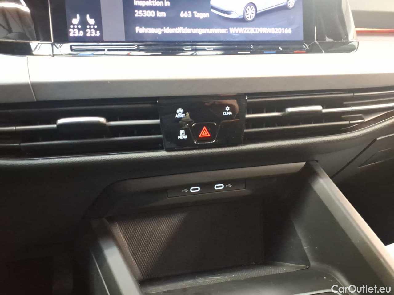 Volkswagen  Golf  Variant 2.0 TDI SCR DSG Life Automatic Diesel  96 #16