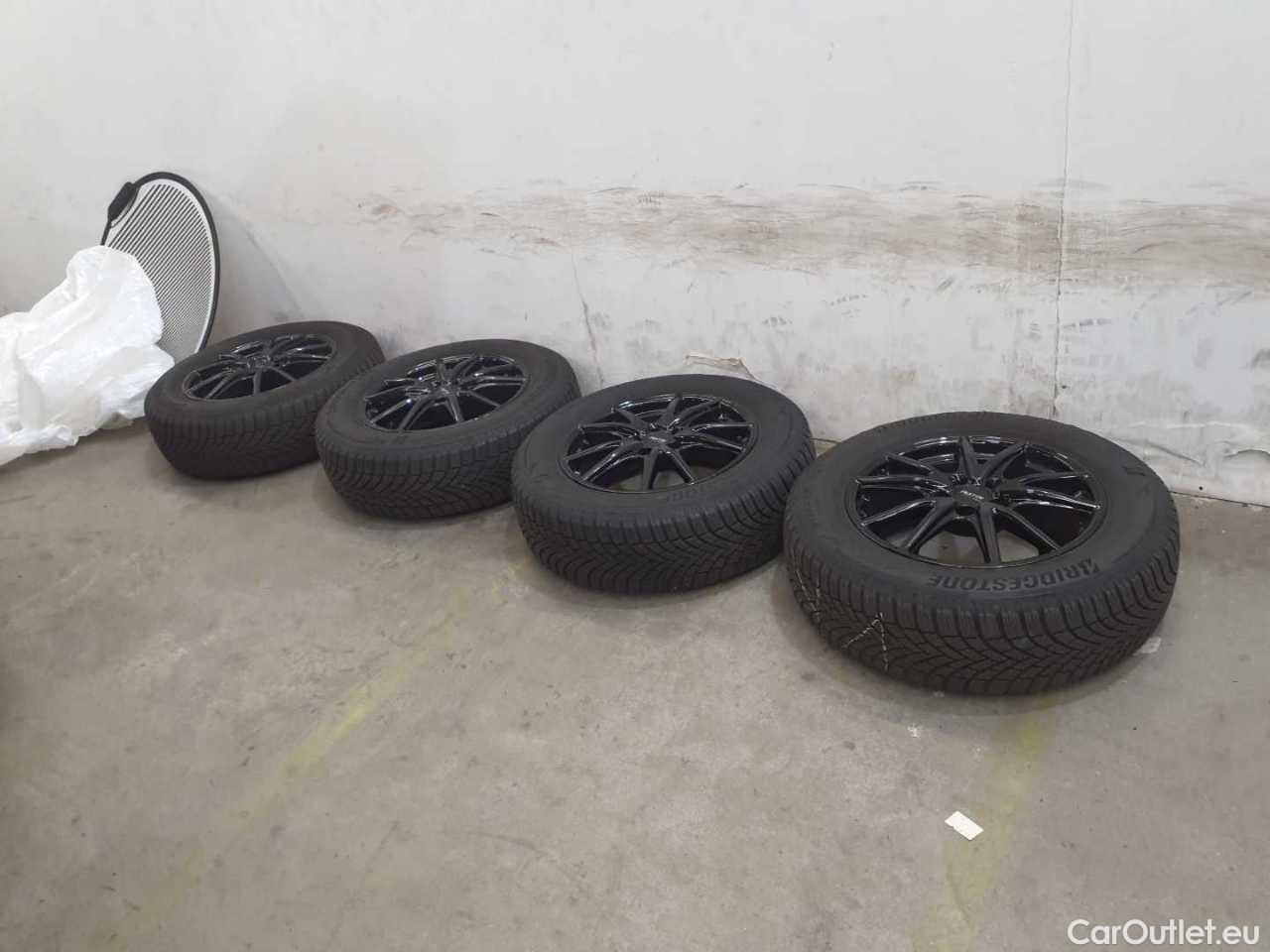 Ford  Kuga 2.5 Duratec FHEV TITANIUM Automatic Petrol/Electric  89 #11