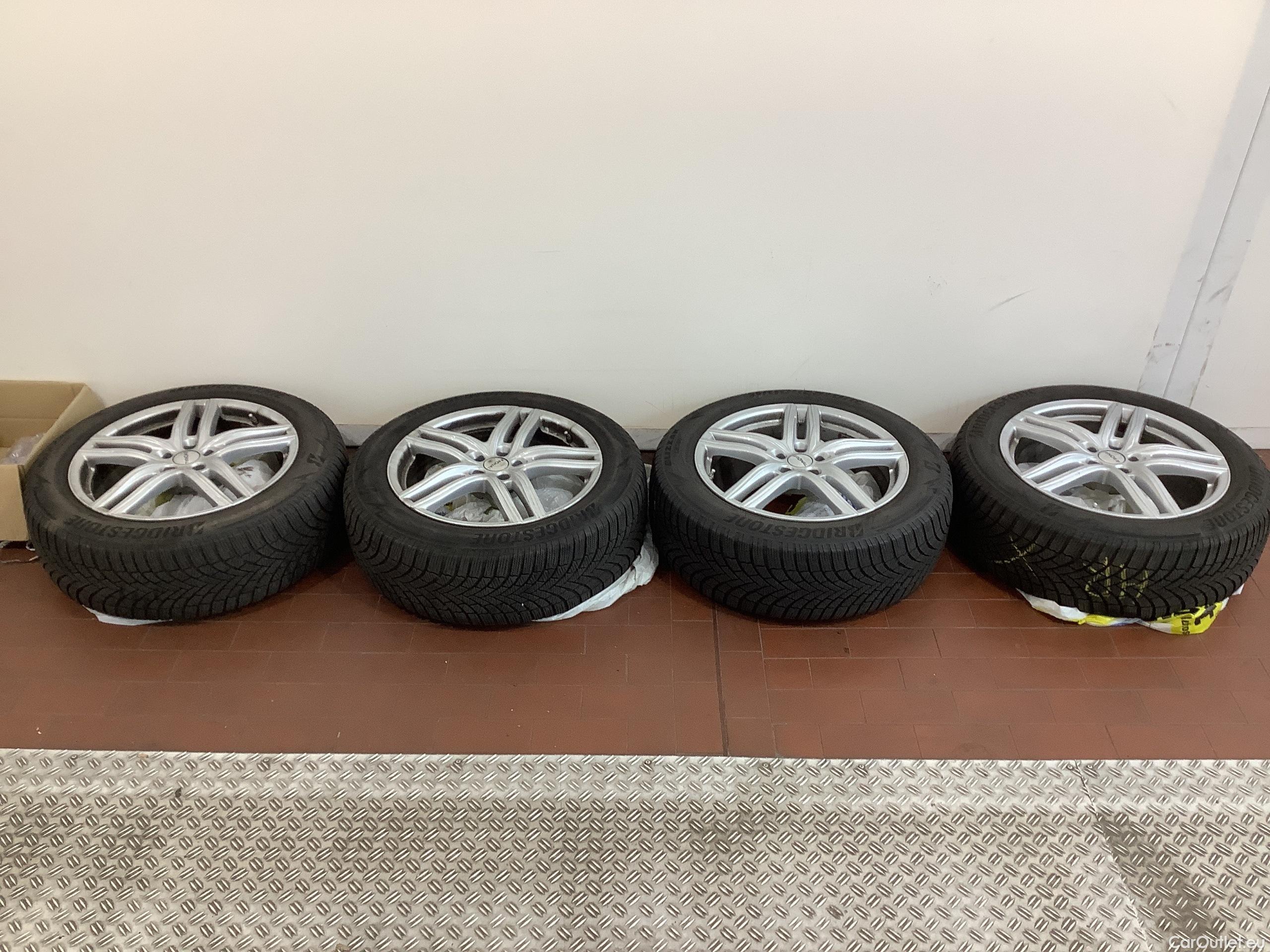 Volvo  XC90 T8 AWD Recharge Plus Bright Automatic Petrol/Electric  129 #11