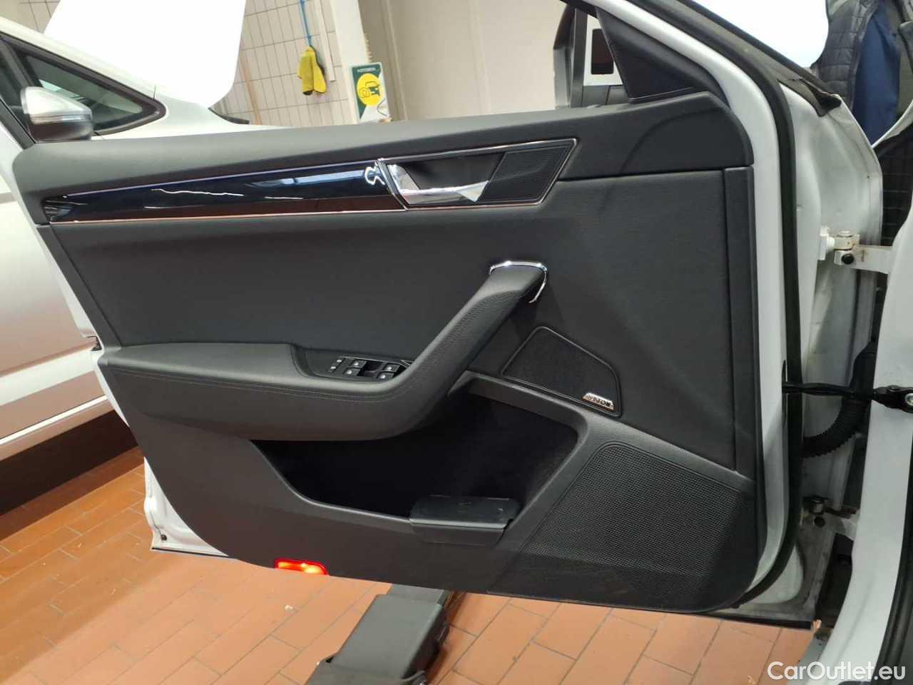 Skoda  Superb Combi 2.0 TDI 4x4 DSG L&K Automatic Diesel  112 #12