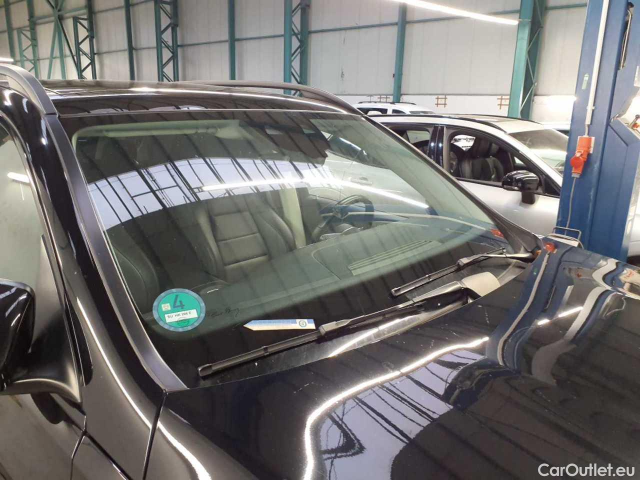 Mercedes  GLE 350 e 4Matic 9G-TRONIC AMG Line Automatic Petrol/Electric  130 #42