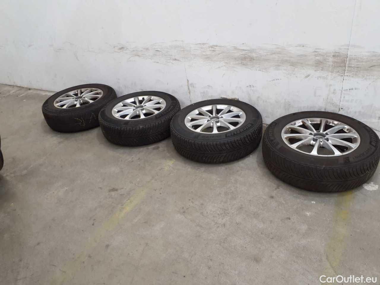 Mercedes  GLA 200 d 4Matic 8G-DCT Progressive Automatic Diesel  106 #11