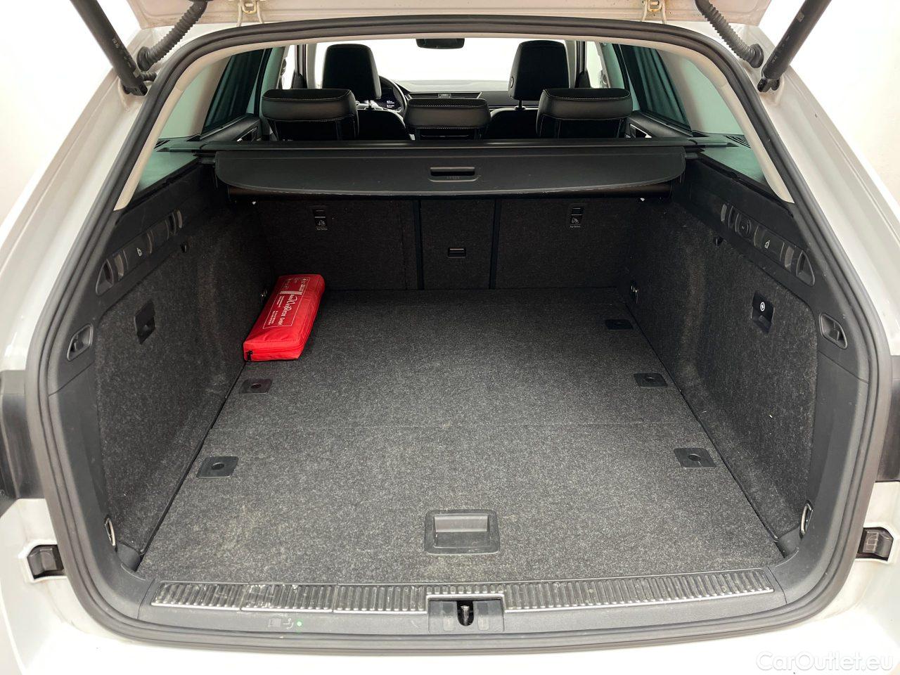 Skoda  Superb Combi 2.0 TDI 4x4 DSG L&K Automatic Diesel  112 #5