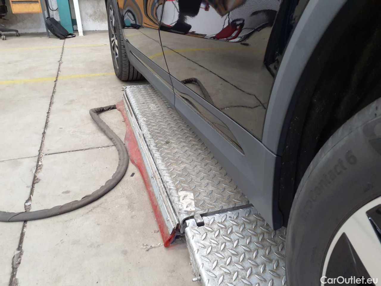 Mercedes  GLA 200 d 4Matic 8G-DCT Progressive Automatic Diesel  106 #22