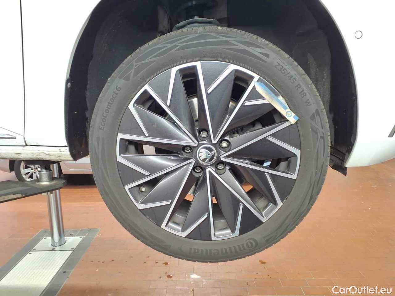 Skoda  Superb Combi 2.0 TDI 4x4 DSG L&K Automatic Diesel  112 #35