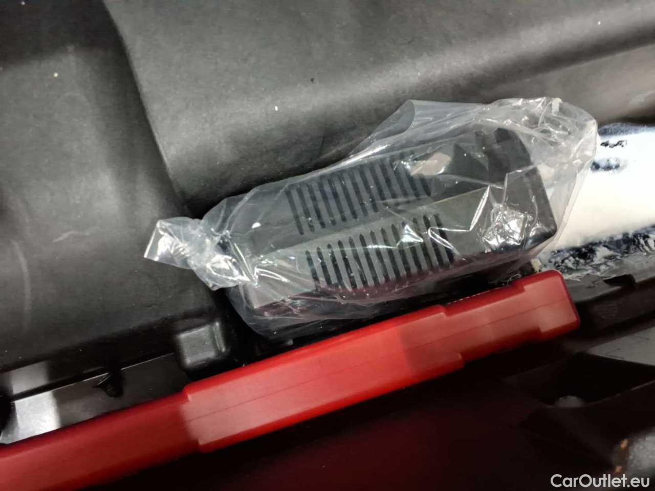 Mercedes  GLE 450 d 4MATIC 9G-TRONIC AMG Line Advanced Plus Automatic Diesel/Electric  132 #24