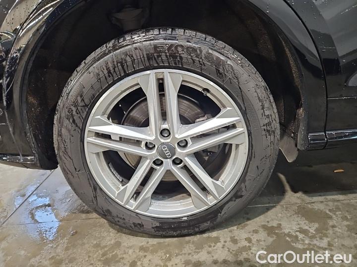 Audi  Q5 55 TFSI e S tronic quattro #10