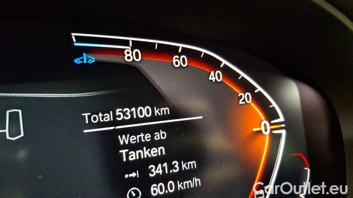 Bmw  Serie 5 520d xDrive Touring A #9