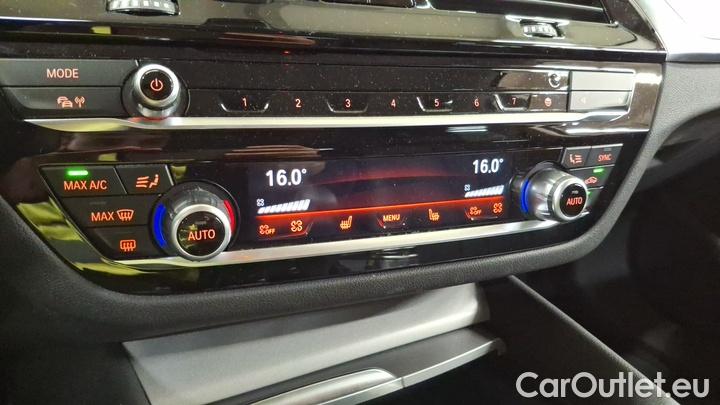 Bmw  Serie 5 520d xDrive Touring A #14