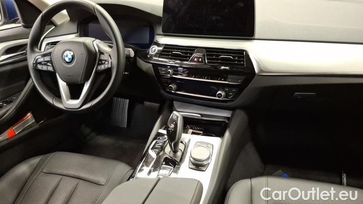 Bmw  Serie 5 520d xDrive Touring A #6