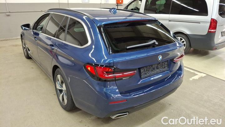 Bmw  Serie 5 520d xDrive Touring A #3