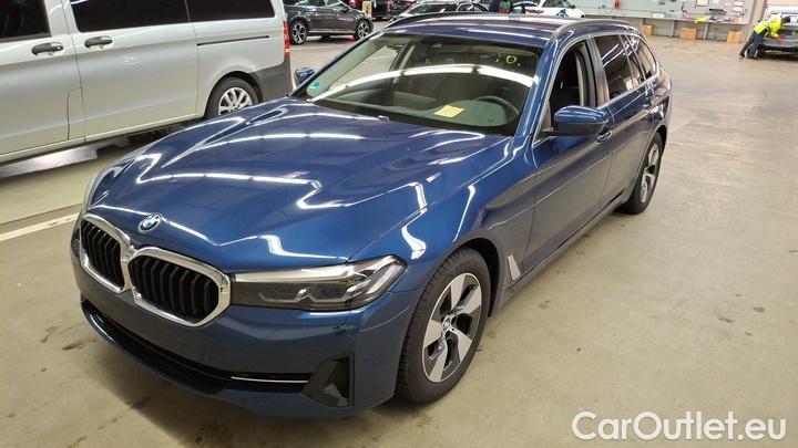 Bmw  Serie 5 520d xDrive Touring A #1