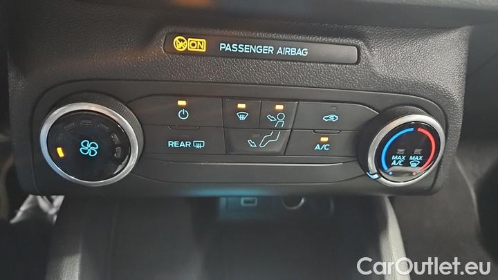 Ford  Focus 1,5 EcoBlue 88kW Cool & Connect Turnier #14