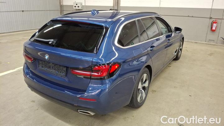 Bmw  Serie 5 520d xDrive Touring A #4