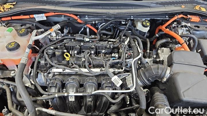 Ford  Kuga 2.5 Duratec PHEV Titanium CVT #11