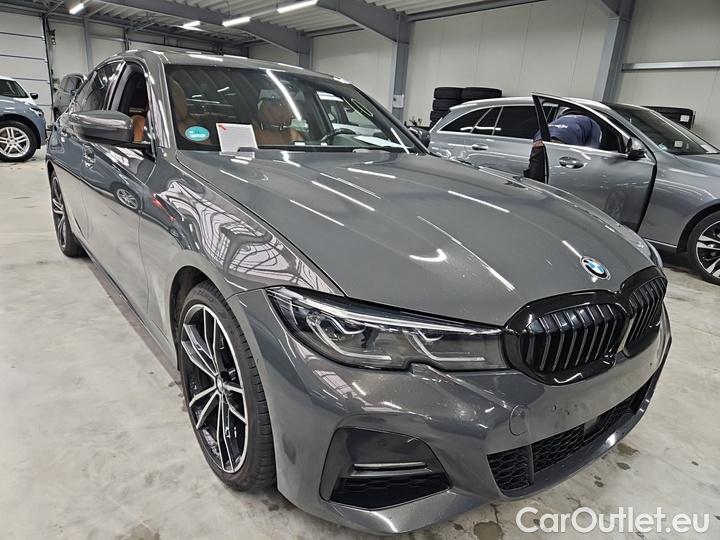 Bmw  Serie 3 330e M Sport Automatik #2