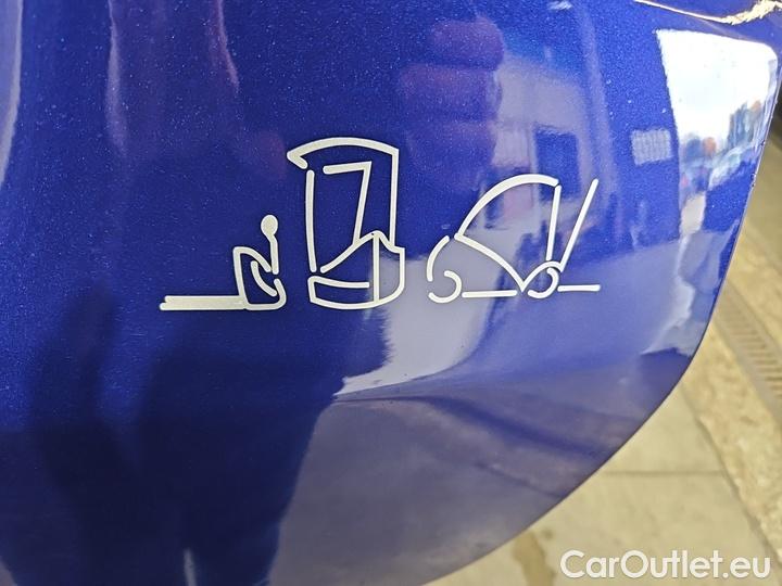 Mercedes  GLB  200 d DCT #22