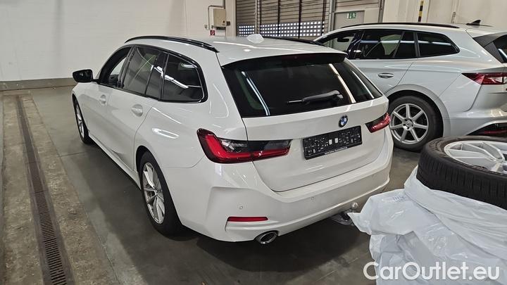 Bmw  Serie 3 320d xDrive Touring Automatic #3