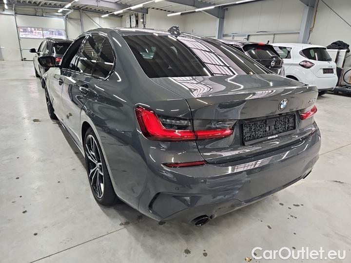 Bmw  Serie 3 330e M Sport Automatik #3
