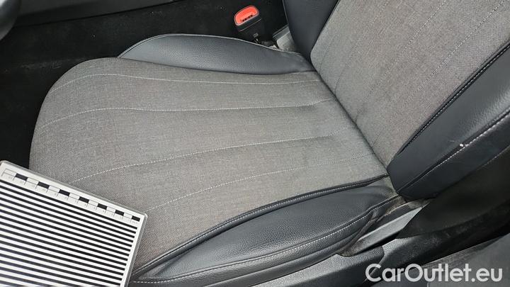 Mercedes  E-Klasse E 300 de 4MATIC T Autom. #36