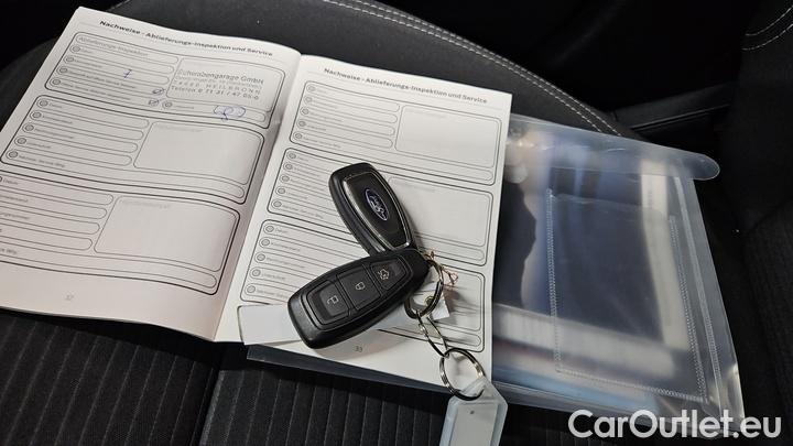 Ford  Kuga 2.5 Duratec PHEV Titanium CVT #12