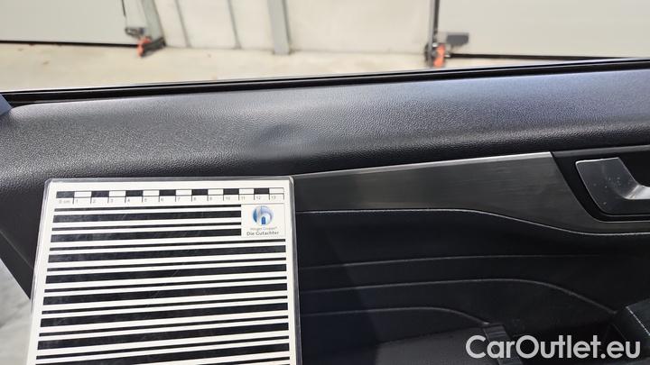 Ford  Kuga 2.5 Duratec PHEV Titanium CVT #34