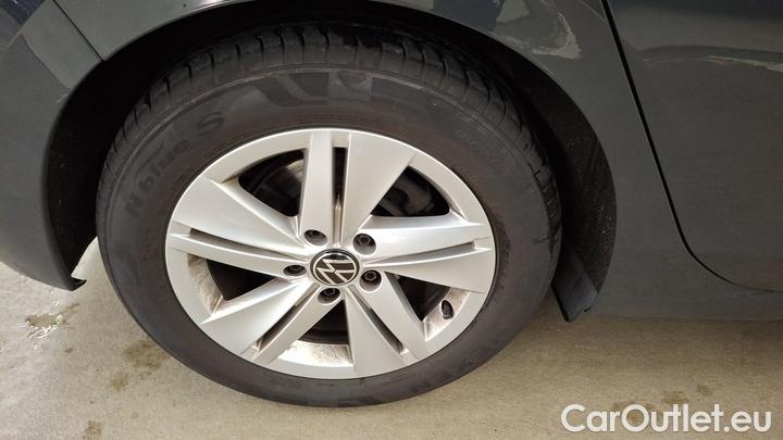 Volkswagen  Golf  2.0 TDI SCR 85kW Life #10