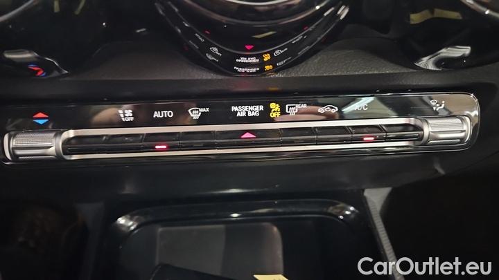 Mercedes  GLB  200 d DCT #14