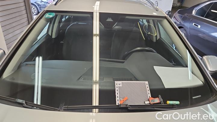 Volkswagen  Golf  2.0 TDI SCR DSG Style Variant #16