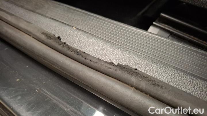 Volkswagen  Golf  2.0 TDI SCR 85kW Life #17