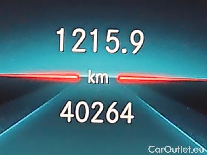 Mercedes  GLB  200 d DCT #9