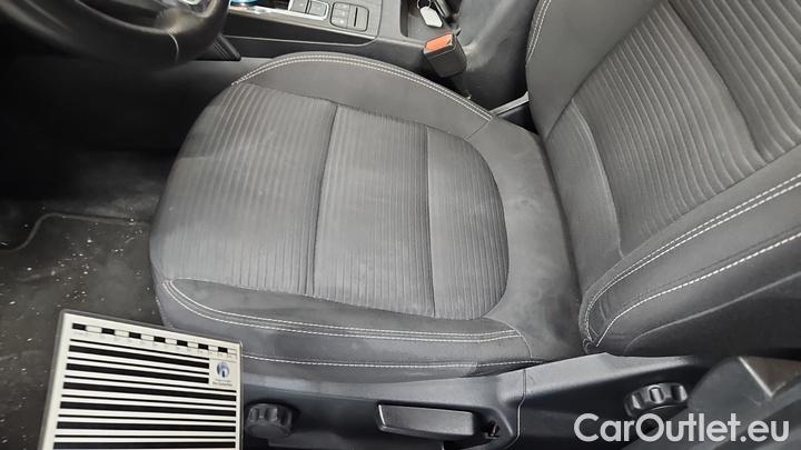 Ford  Kuga 2.5 Duratec PHEV Titanium CVT #33