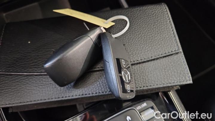 Mercedes  GLB  200 d DCT #12