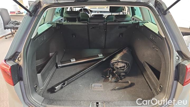 Volkswagen  Passat 2.0 TDI SCR DSG Elegance Variant #8