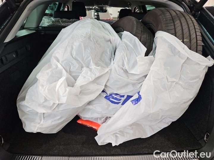 Skoda  Superb 1.4 TSI iV DSG STYLE COMBI #8