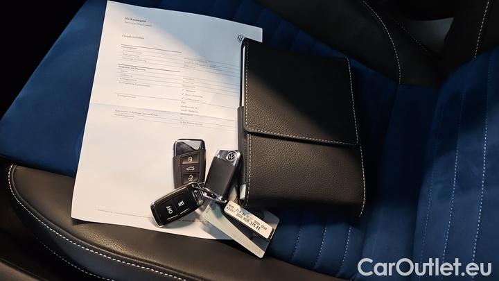 Volkswagen  Passat 2.0 TDI SCR DSG Elegance Variant #12