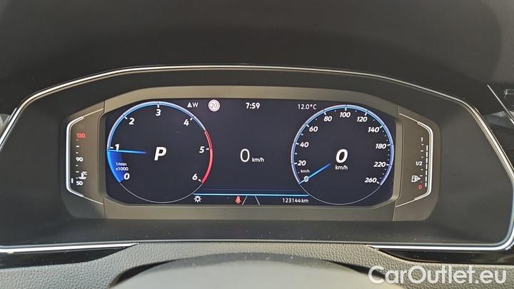 Volkswagen  Passat 2.0 TDI SCR DSG Elegance Variant #5