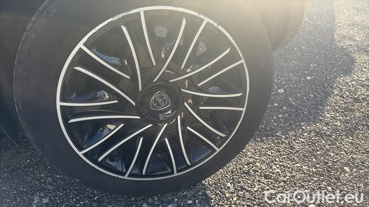 Lancia  Ypsilon 1.0 FireFly 70cv S&S Hybrid GOLD #14