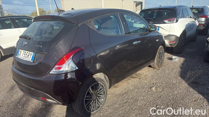 Lancia  Ypsilon 1.0 FireFly 70cv S&S Hybrid GOLD #4